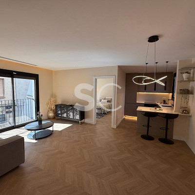 Квартира в полностью реконструированном здании в Барселоне